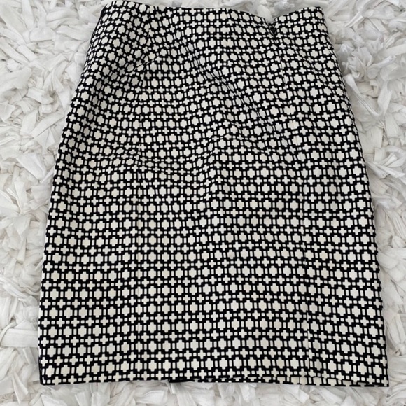 NWOT ALEXIS Pellier pencil skirt with slit -M - Picture 4 of 11